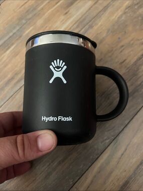 Hydro Flask Black Travel Mug with Handle